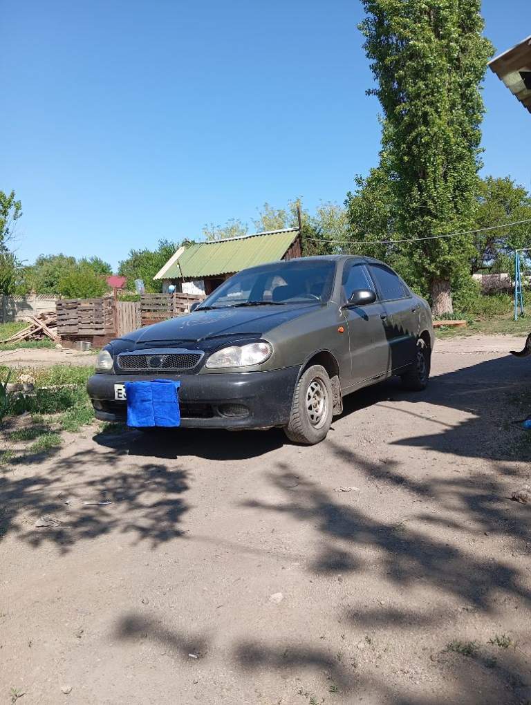 Продам дэу ланос,2005года выпуска, поляк,2комплекта резины, газ пропан (в тех паспорт вписан), стоят мини лэд-линзы, диодные противотуманки жёлтый-белый свет, стоит новый генератор, кондиционер заправлен работает, гидроусилитель руля. 2din магнитофон, передние стеклоподъёмники, центральный замок, сигнализация. Цена 320000.+79493437129 - фотография - 9