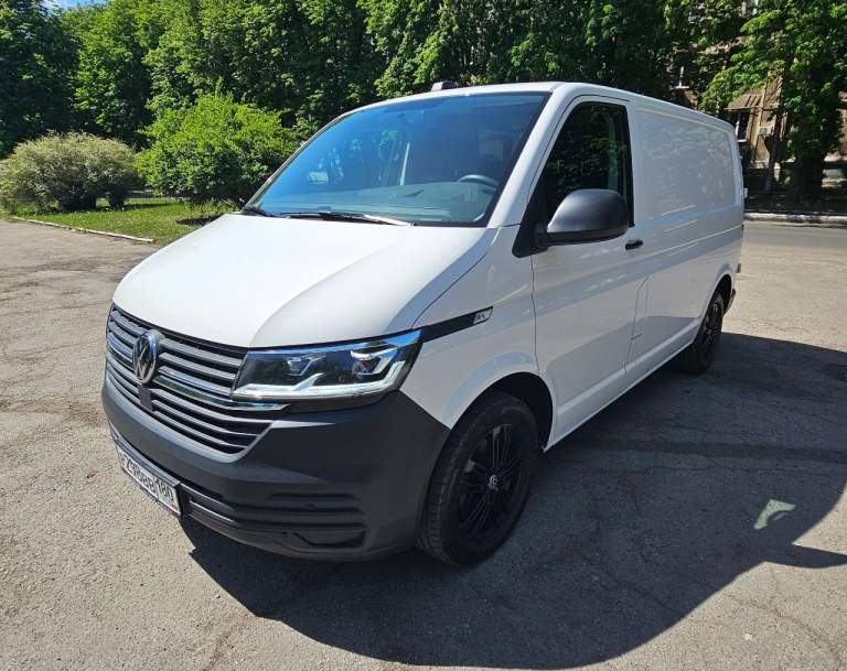 Продам микроавтобус volkswagen transporter t 6.1
Выпуск декабрь 2020 года белого цвета
2.0 Tdi
5 Ст. Мкпп
Пробег 185000 км.
Грузовой, резвый и экономичный, в отличном состоянии, в родной краске, новые амортизаторы и опоры, новый ремень грм и ролики, новая резина и диски, всё работает исправно. Кондиционер, парктроники перед, зад с отображением дистанции на дисплее, безпроводная зарядка, старт стоп, лэд оптика и т. П. Зимняя резина на штампах.
Цена 3870000 руб.
Макеевка
+79493784028 - фотография - 1