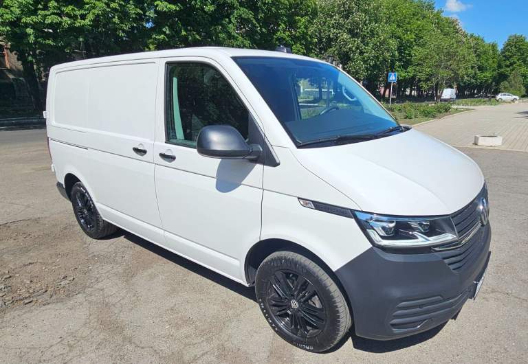 Продам микроавтобус volkswagen transporter t 6.1
Выпуск декабрь 2020 года белого цвета
2.0 Tdi
5 Ст. Мкпп
Пробег 185000 км.
Грузовой, резвый и экономичный, в отличном состоянии, в родной краске, новые амортизаторы и опоры, новый ремень грм и ролики, новая резина и диски, всё работает исправно. Кондиционер, парктроники перед, зад с отображением дистанции на дисплее, безпроводная зарядка, старт стоп, лэд оптика и т. П. Зимняя резина на штампах.
Цена 3870000 руб.
Макеевка
+79493784028 - фотография - 2
