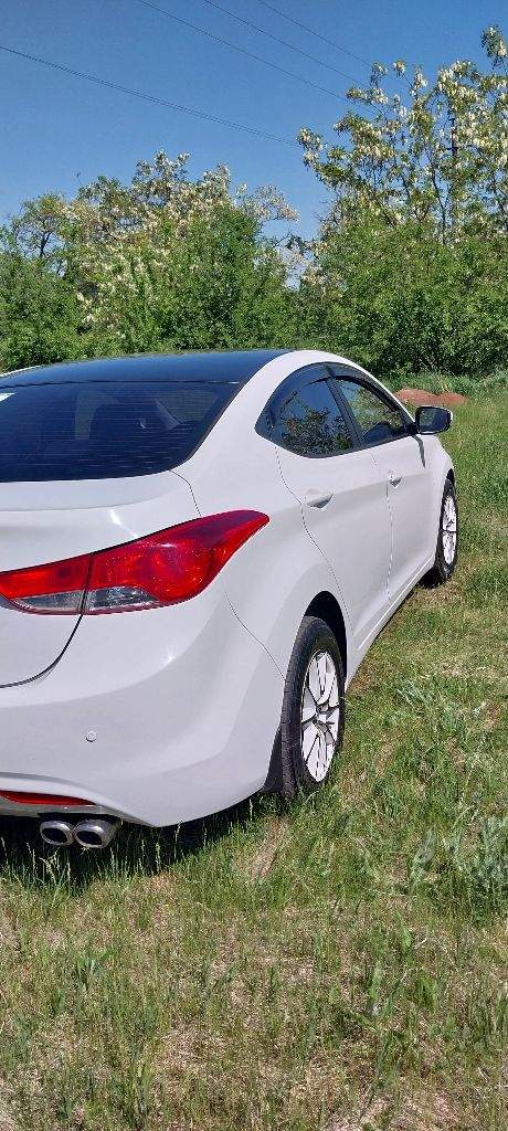 Продажа от собственника. Hyundai elantra 1,6 -2013г. Пробег 111 000 км. Чистая корея!
Трансмиссия-механика.
Зеленая автотека.
Установлено гбо евро -4 вписано в тех. Паспорт, оцинкована, обесшумлена, по тонирована (кроме передних боковых), сигнализация, камера заднего вида, броне пленка на порогах и дверных ручках, лампочки в фарах-линзованные диоды, магнитофон 2,1.
Abs, обогрев заднего стекла и зеркал, подогрев передних сидений, родные подушки безопасности, кондиционер.
Любые проверки на любом сто.
Не требует никаких вложений.
+7949-337-16-90 Владислав (днр, г. Донецк).
1 500 000 Р. - фотография - 16
