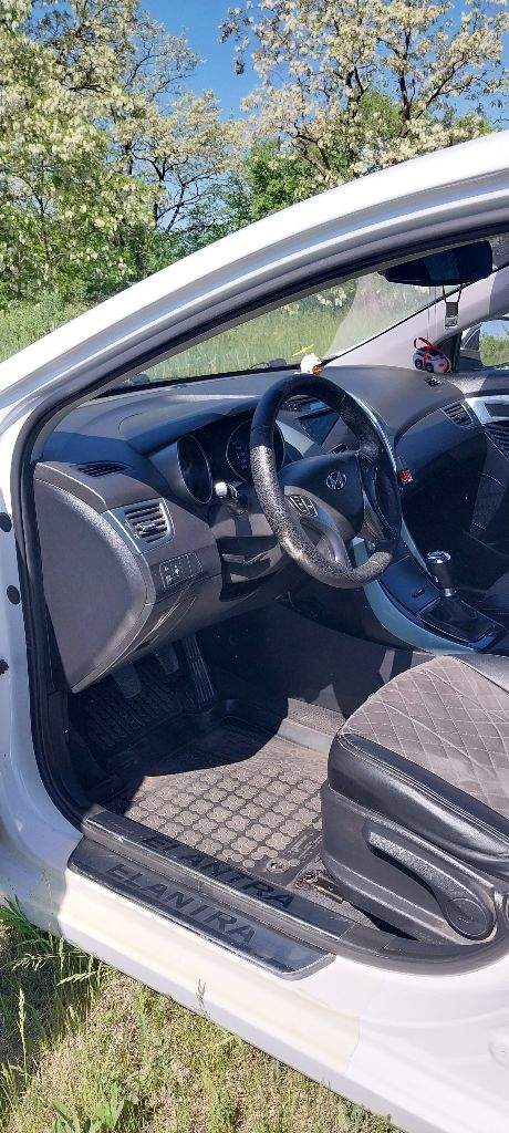 Продажа от собственника. Hyundai elantra 1,6 -2013г. Пробег 111 000 км. Чистая корея!
Трансмиссия-механика.
Зеленая автотека.
Установлено гбо евро -4 вписано в тех. Паспорт, оцинкована, обесшумлена, по тонирована (кроме передних боковых), сигнализация, камера заднего вида, броне пленка на порогах и дверных ручках, лампочки в фарах-линзованные диоды, магнитофон 2,1.
Abs, обогрев заднего стекла и зеркал, подогрев передних сидений, родные подушки безопасности, кондиционер.
Любые проверки на любом сто.
Не требует никаких вложений.
+7949-337-16-90 Владислав (днр, г. Донецк).
1 500 000 Р. - фотография - 19