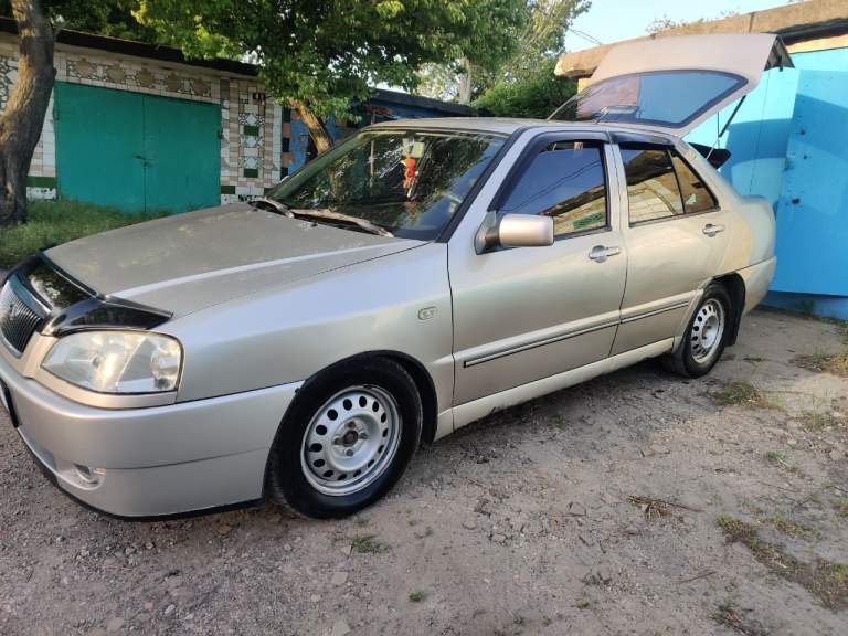 Продам chery amulet 2007 года 1.6.
Я второй владелец. Владею 4 года.
Автомобиль в ухоженном состоянии, в родном окрасе, есть вопросы только по кузову, но все очаги без гнили. Дно автомобиля полностью целое + обработано. В серьезных дтп не была.
Мотор+коробка на отлично. Технически машина отличная, не подводила никогда.
Родной пробег 216 000 км
Комплектация:
-Кондиционер
-Гур
-2 Стеклоподъемника
-Подогрев сидений
-Магнитола
2 Комплекта колес на штампах(лето мишлен, зима гудиер). Резина ещё 1-2 сезона 100% проходит.
Менялся акб 1 год назад. (varta)
Линзованная+хороший ксенон. Свет отличный.
С машиной отдаю новые (покупались, не пригодились) и старые запчасти.
На машине старался не экономить, масло лью только motul 6100 10w40.
Масло не есть. От замены до замены не доливаю ни капли.
Звоните, по машине расскажу очень очень много.
Машина находится в г. Макеевка
Цена: 310.000.
+79493776313 - фотография - 3
