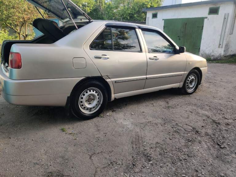 Продам chery amulet 2007 года 1.6.
Я второй владелец. Владею 4 года.
Автомобиль в ухоженном состоянии, в родном окрасе, есть вопросы только по кузову, но все очаги без гнили. Дно автомобиля полностью целое + обработано. В серьезных дтп не была.
Мотор+коробка на отлично. Технически машина отличная, не подводила никогда.
Родной пробег 216 000 км
Комплектация:
-Кондиционер
-Гур
-2 Стеклоподъемника
-Подогрев сидений
-Магнитола
2 Комплекта колес на штампах(лето мишлен, зима гудиер). Резина ещё 1-2 сезона 100% проходит.
Менялся акб 1 год назад. (varta)
Линзованная+хороший ксенон. Свет отличный.
С машиной отдаю новые (покупались, не пригодились) и старые запчасти.
На машине старался не экономить, масло лью только motul 6100 10w40.
Масло не есть. От замены до замены не доливаю ни капли.
Звоните, по машине расскажу очень очень много.
Машина находится в г. Макеевка
Цена: 310.000.
+79493776313 - фотография - 4