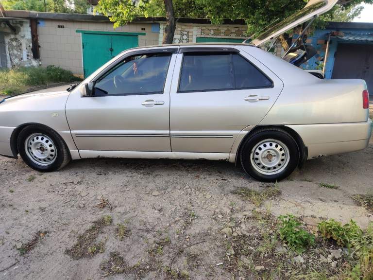 Продам chery amulet 2007 года 1.6.
Я второй владелец. Владею 4 года.
Автомобиль в ухоженном состоянии, в родном окрасе, есть вопросы только по кузову, но все очаги без гнили. Дно автомобиля полностью целое + обработано. В серьезных дтп не была.
Мотор+коробка на отлично. Технически машина отличная, не подводила никогда.
Родной пробег 216 000 км
Комплектация:
-Кондиционер
-Гур
-2 Стеклоподъемника
-Подогрев сидений
-Магнитола
2 Комплекта колес на штампах(лето мишлен, зима гудиер). Резина ещё 1-2 сезона 100% проходит.
Менялся акб 1 год назад. (varta)
Линзованная+хороший ксенон. Свет отличный.
С машиной отдаю новые (покупались, не пригодились) и старые запчасти.
На машине старался не экономить, масло лью только motul 6100 10w40.
Масло не есть. От замены до замены не доливаю ни капли.
Звоните, по машине расскажу очень очень много.
Машина находится в г. Макеевка
Цена: 310.000.
+79493776313 - фотография - 5