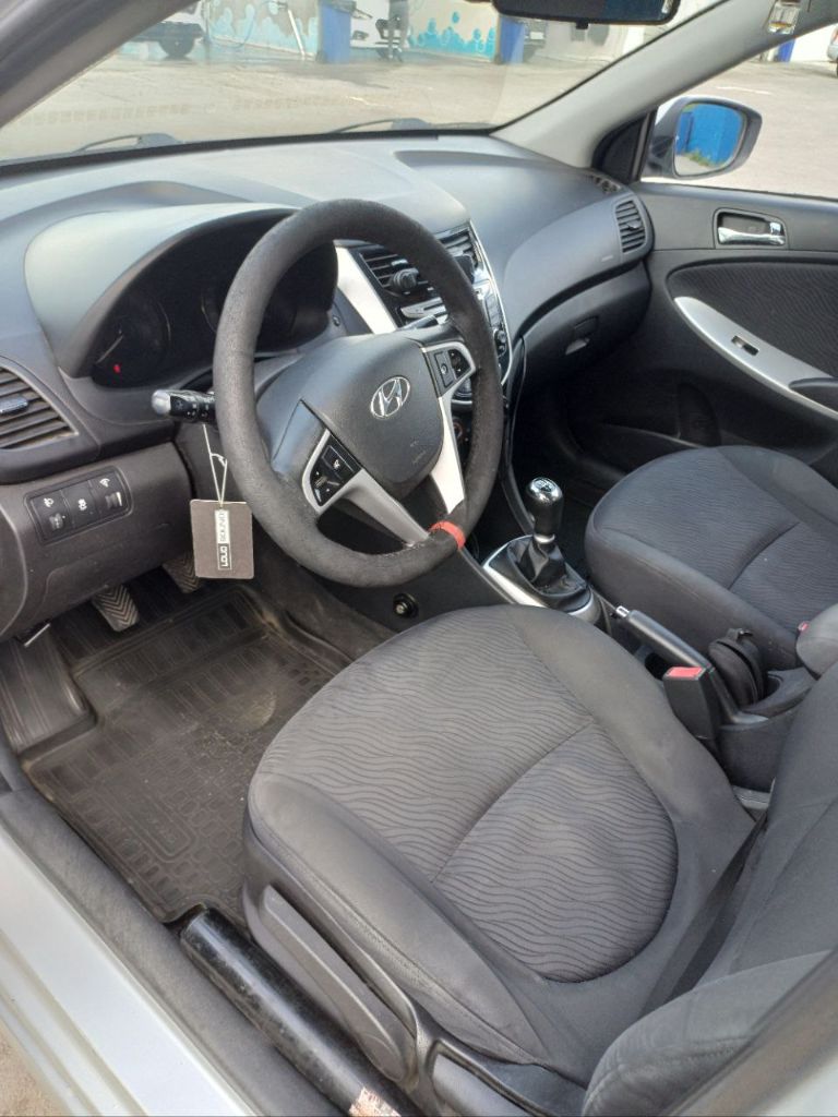 Hyundai solaris 2011 1.4 литра 5-мкпп 107 л. С. Птс оригинал 2 хозяина. Пробег реальный подтвержденный 317000км. Хорошее техническое состояние. Установлен гбо 4 поколения. Комплектация; гур, мультируль, обогрев зеркал, заднего стекла, электрорегулировка зеркал, подогрев передних сидений, кондиционер, парктроники задние, штатная магнитола 6 динамиков, так же установлены мини линзы. Хорошая летняя резина пробег 20000км. Без гбо на 20к дешевле. Доставка до днр, лнр, мариуполь если другой город, то обсудим. Собственник. 790000₽ +79951472181 - фотография - 10