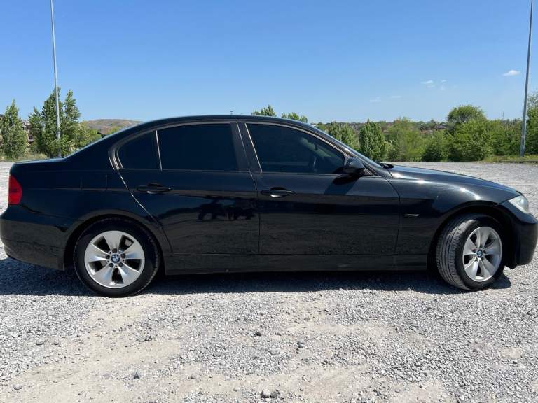 Bmw 3, 2.0 механика, 3 владельца, автомобиль в отличном состоянии, вся в родной краске, цена: 1300000. Торг. Все интересующие вопросы по телефону: 89185536311 антон. - фотография - 5
