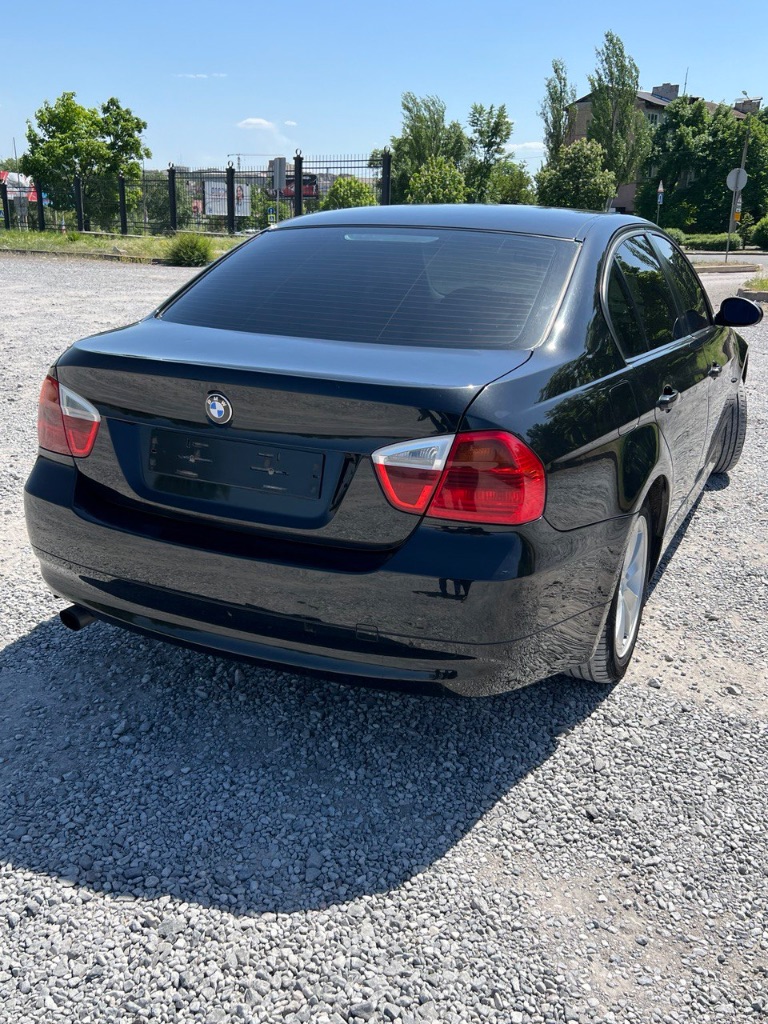 Bmw 3, 2.0 механика, 3 владельца, автомобиль в отличном состоянии, вся в родной краске, цена: 1300000. Торг. Все интересующие вопросы по телефону: 89185536311 антон. - фотография - 4