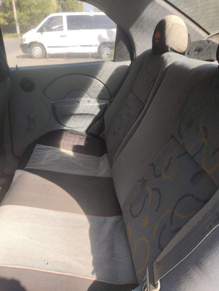 Продам chevrolet aveo 1.5 2004 г. Газ евро2. Не бита, не гнилая, на ходу, все включается, все работает, ездит жена, есть косяки по кузову (ничего критического). По документам я владелец, переоформление без проблем.
375000. Торг только у капота. +7 949 340 10 47 - фотография - 9