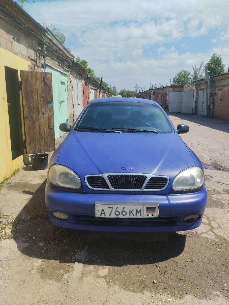 Продаю daewoo lanos 1.5. 2002 г. Газ евро2. Не бита, не гнилая, дно на 5+. Машина покрыта защитным покрытием "raptor" (машина матовая), каждый день на ходу, все работает, новый выхлоп, заменил грм с помпой. По документам полный порядок. Цена 260000. Торг у капота. +7 949 340-10-47 сергей - фотография - 1