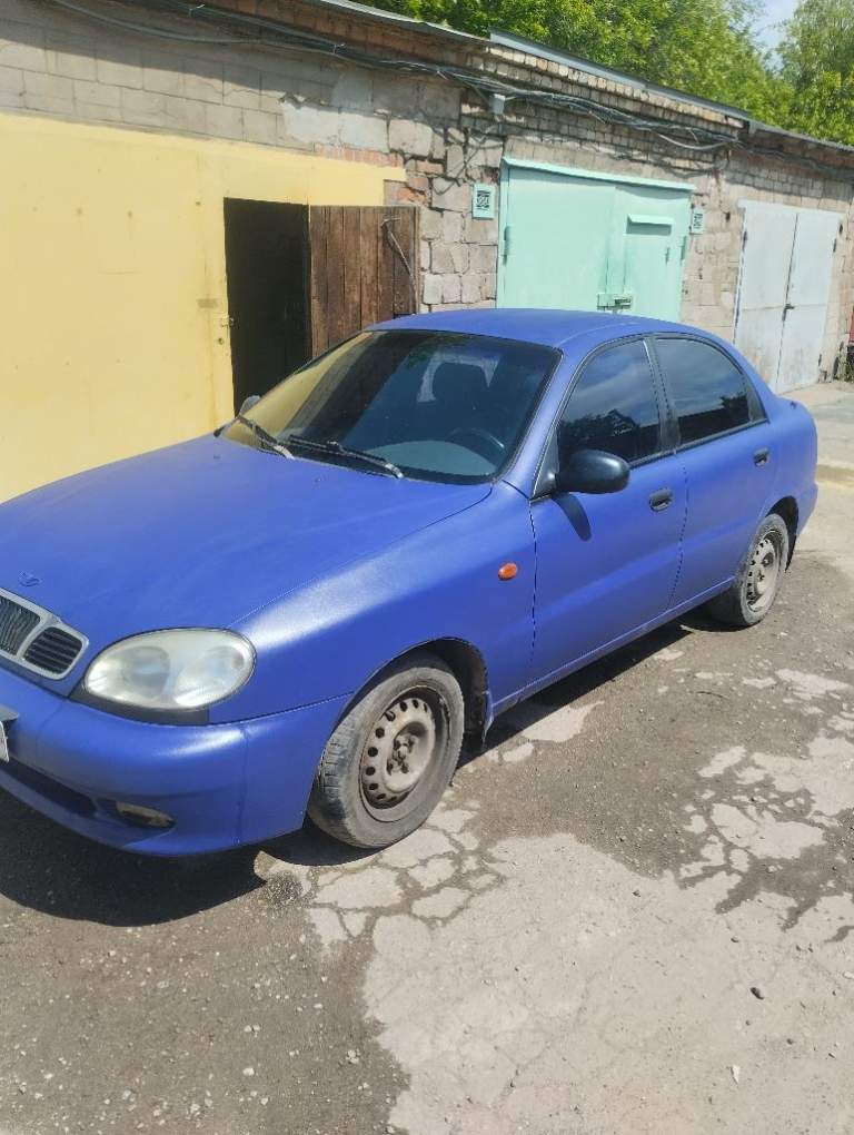 Продаю daewoo lanos 1.5. 2002 г. Газ евро2. Не бита, не гнилая, дно на 5+. Машина покрыта защитным покрытием "raptor" (машина матовая), каждый день на ходу, все работает, новый выхлоп, заменил грм с помпой. По документам полный порядок. Цена 260000. Торг у капота. +7 949 340-10-47 сергей - фотография - 2