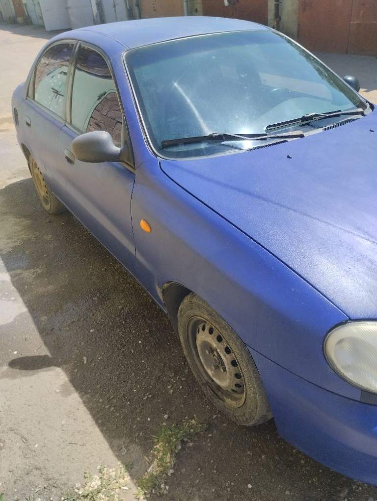 Продаю daewoo lanos 1.5. 2002 г. Газ евро2. Не бита, не гнилая, дно на 5+. Машина покрыта защитным покрытием "raptor" (машина матовая), каждый день на ходу, все работает, новый выхлоп, заменил грм с помпой. По документам полный порядок. Цена 260000. Торг у капота. +7 949 340-10-47 сергей - фотография - 3