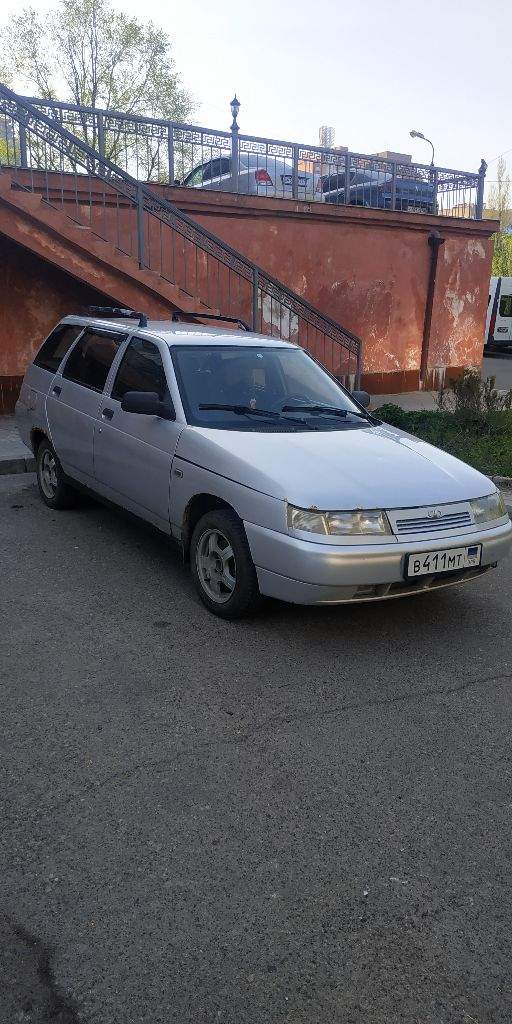 Продам ваз 2111, авто 2011 года выпуска, пробег 306 тыс км. Один владелец, покупалась в автосалоне донецка. Авто в удовлетворительном состоянии, требует кузовных работ. Из плюсов огромный багажник и маленький расход топлива 7.4 л на 100 км. Цена 200 т. Руб ( небольшой торг у капота) +79493945450 - фотография - 4