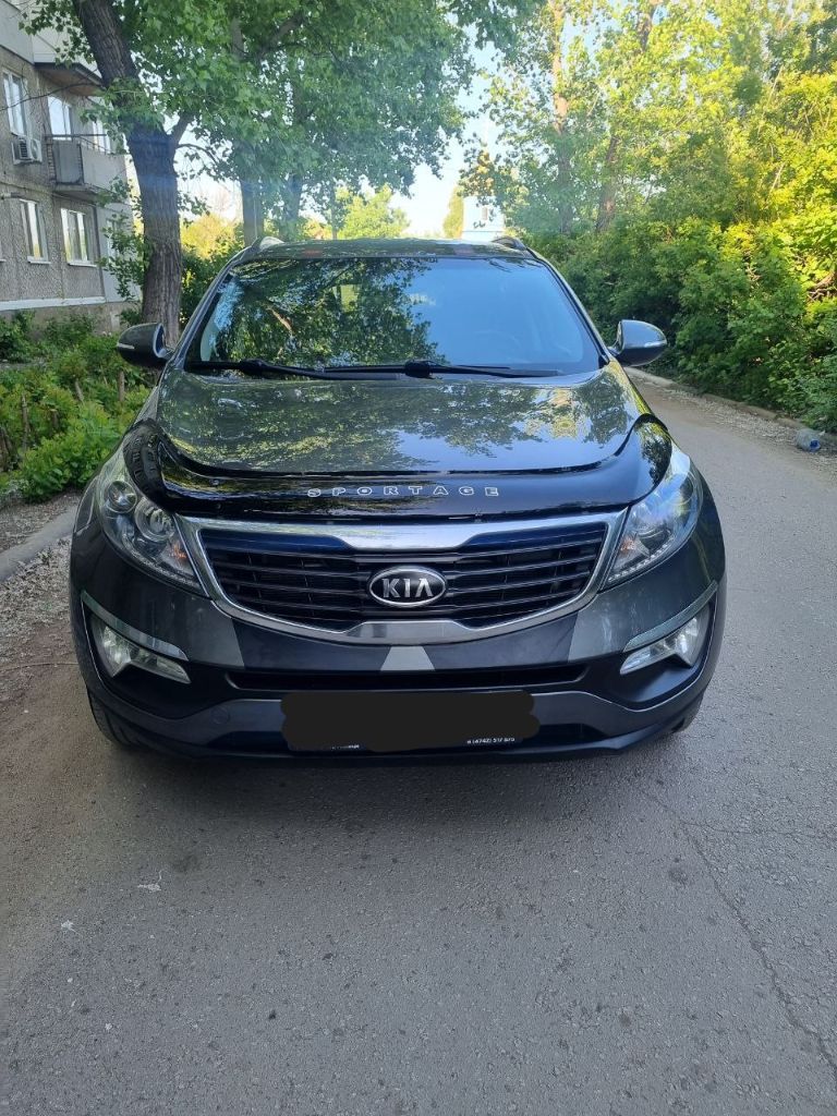 Kia sportage 2.0 бензин 2011г автомат 4wd полный привод! Автомобиль в хорошем состоянии! 186 000 км родного пробега подтверждено автотекой. Машина бeз дтп мотор без задиров работает идеальный (не троит, не дымит работает идеально ), автомат переключает плавно без пинков, рывков и прочего ходовая вся полностью обслужена led оптика салон ухожeнный в идeальном состоянии, нeпpокуpeнный, комплектация : полный электропакет, мульти руль, подогрев стёкол, подогрев зеркал, кондиционер ( работает отлично ), датчик света и дождя, бортовой компьютер новая летняя резина машина без арестов, штрафов и прочих ограничений цена 1550000 руб. Торг уместен. Тел. +79494718388 - фотография - 8