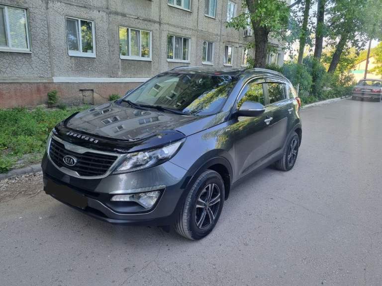 Kia sportage 2.0 бензин 2011г автомат 4wd полный привод! Автомобиль в хорошем состоянии! 186 000 км родного пробега подтверждено автотекой. Машина бeз дтп мотор без задиров работает идеальный (не троит, не дымит работает идеально ), автомат переключает плавно без пинков, рывков и прочего ходовая вся полностью обслужена led оптика салон ухожeнный в идeальном состоянии, нeпpокуpeнный, комплектация : полный электропакет, мульти руль, подогрев стёкол, подогрев зеркал, кондиционер ( работает отлично ), датчик света и дождя, бортовой компьютер новая летняя резина машина без арестов, штрафов и прочих ограничений цена 1550000 руб. Торг уместен. Тел. +79494718388 - фотография - 4