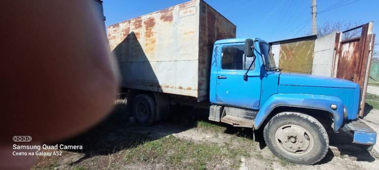 Продам газ 3307, 1992г, метан 8 балонов, в хорошем рабочем состоянии, двигатель капиталился, кпп, мост, рессоры все в отличном состоянии, 200т. Р. Торг. +79591574566, - фотография - 2