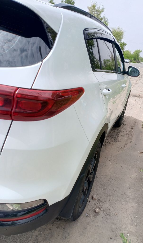 Kia sportage iv 2.0 2021 66т. Км. Куплен в автосалоне у официального дилера. Не пригон!!! Луганск. Возможен обмен на квартиру в луганске
Без дтп, весь в родном окрасе!!!
Цвет " белый перламутр "
-Сервисные книги
-Два ключа
-Комплектация:
-Без ключевой доступ
-Кнопка старт/стоп
-Передний привод
-Капот, зеркала, бампер в бронепленке
-Качественные чехлы "экокожа"
-Eva коврики
-Abs
-Esp
-Антизанос
-Система глонасс
-Система безопасного спуска
-Подушки безопасности
-Камера заднего вида
-Парктроник
-Центральный замок
-Сигнализация с обраткой и автозапуском
-Функция"проводи меня домой "
-Датчик света
-Подсветка ручек
-Датчик дождя
-Бортовой компьютер
-Круиз контроль
-Мультируль
-4Электростеклоподъёмника
-Электрорегулировка зеркал
- Складывание зеркал
- Подогрев зеркал
- Подогрев сидений
- Подогрев руля
- Обогрев лобового и заднего стекла
- Климат контроль
- Большой сенсорный дисплей с андроид системой
- Хорошая акустика
Более детальные фото автомобиля могу скинуть в личку!
Автомобиль в идеальном состоянии, всё исправно, работает без нареканий!
Цена 2.850. Торг. - фотография - 6