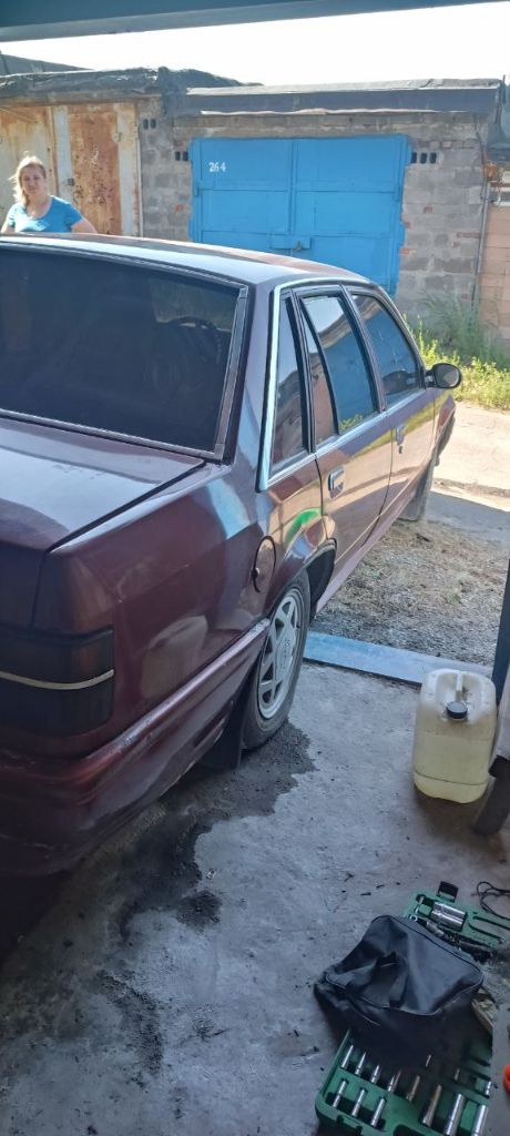 Продам опель рекорд 95 года целиком данный автомобиль на ходу все работает укр доки есть насчёт учёта не знаю цена 80₽+79494009199 - фотография - 10