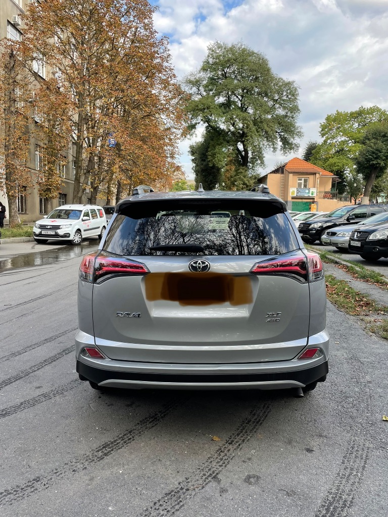 Toyota rav4. Автомобиль в отличном состоянии, в пользовании 2 года. Частично обклеин бронепленкой, полностью сделано шумо-виброизоляция. Комплектация- безключевой доступ, электробагажник, люк, различные ассистенты (удержание в полосе, предотвращение столкновения, автодальний свет, активный круиз-контроль с функцией дистроника, датчики слепых зон и т. Д. ) установлено дорогое газовое оборудование- brc. Пробег 83000км
Цена: 2850000, торг уместен! Все вопросы по телефону- 8-918-536-86-00 - фотография - 2