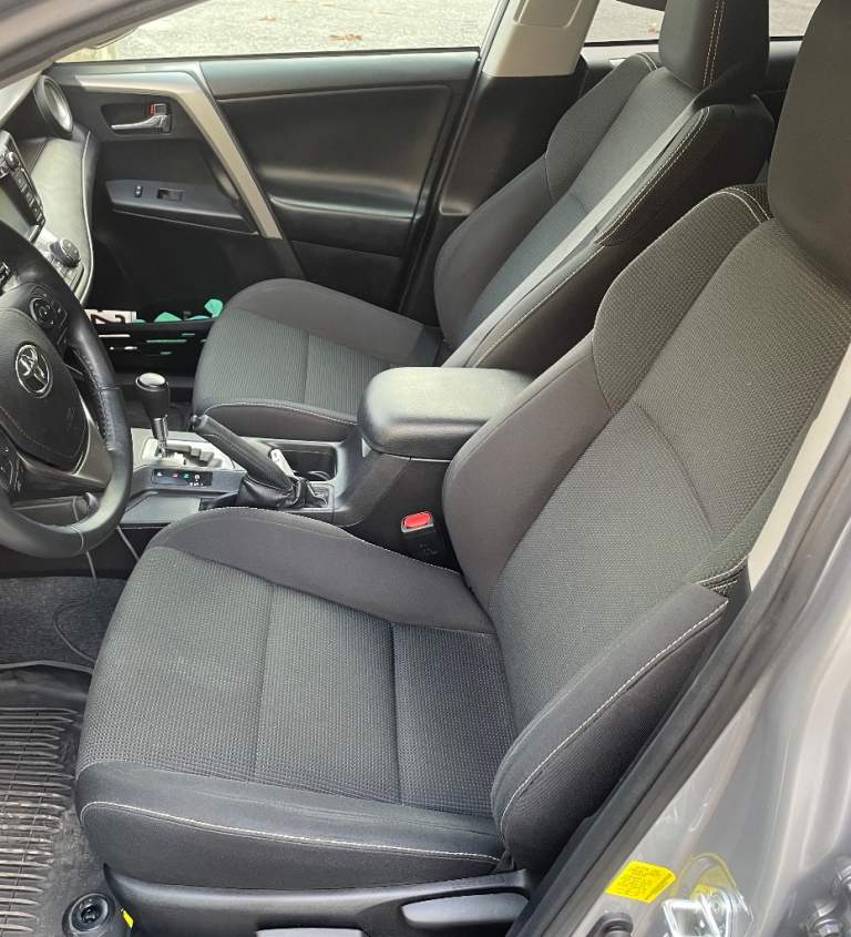 Toyota rav4. Автомобиль в отличном состоянии, в пользовании 2 года. Частично обклеин бронепленкой, полностью сделано шумо-виброизоляция. Комплектация- безключевой доступ, электробагажник, люк, различные ассистенты (удержание в полосе, предотвращение столкновения, автодальний свет, активный круиз-контроль с функцией дистроника, датчики слепых зон и т. Д. ) установлено дорогое газовое оборудование- brc. Пробег 83000км
Цена: 2850000, торг уместен! Все вопросы по телефону- 8-918-536-86-00 - фотография - 4