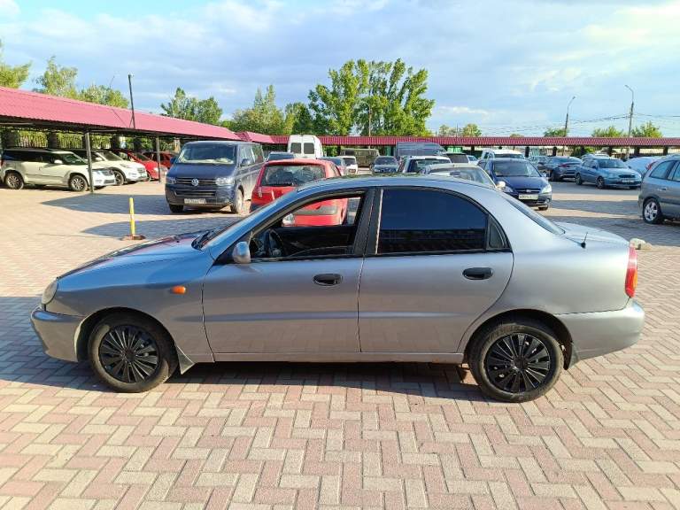 Chevrolet lanos 280 т. Р. Хороший торг, 2007 г. В. , двигатель 1,5 по механике все хорошо, есть рыжики по кузову, на ходу каждый день, осмотр макеевка зеленый, т. +79493680155 - фотография - 1