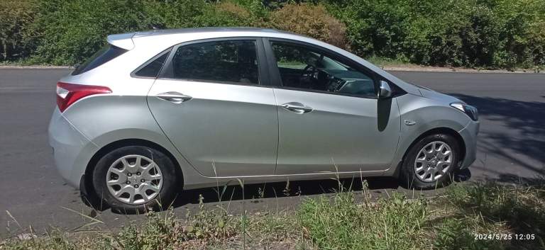 Срочно продам hyundai i30, 2013год, 1.4бензин, механика, пробег 42000 км, 1 хозяин, 2 ключа, птс, стс, комплект зимней резины. Цена вопроса 1300000р. Осмотр харцызск. +79494372678 - фотография - 2