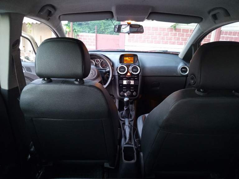 Продам opel corsa d.2006 года. Двс 1,2.коробка механика 5.кондиционер, климат, подогрев передних сидений,6-сть подушек безопасности, электропривод боковых зеркал. Пробег 240 000 км. Цена 360 000р. Торг! - фотография - 6