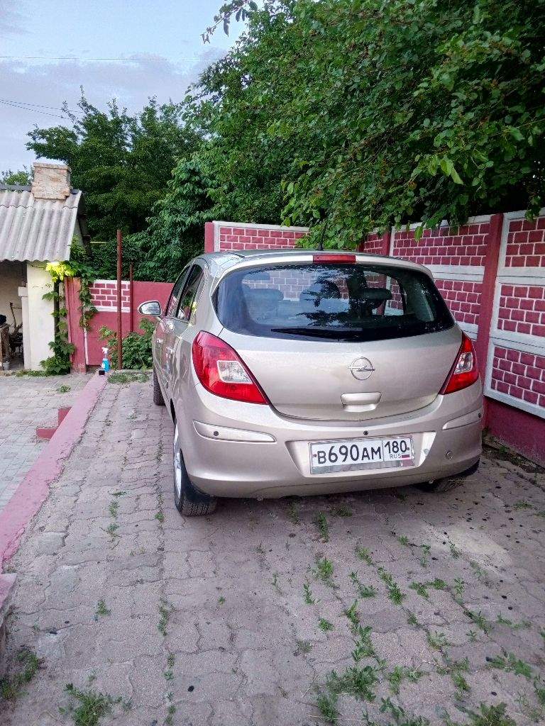 Продам opel corsa d.2006 года. Двс 1,2.коробка механика 5.кондиционер, климат, подогрев передних сидений,6-сть подушек безопасности, электропривод боковых зеркал. Пробег 240 000 км. Цена 360 000р. Торг! - фотография - 9