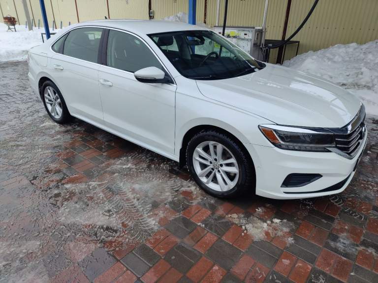 Volkswagen passat 2020,в хорошем состоянии, комплектация se, двигатель 2.0 бензин, старт стоп, безключевой доступ, диодная оптика, кожаный салон подогрев сидений климат, камера заднего вида, удержание в полосе, свердловск 2200000,114000км. +79591233949 - фотография - 2