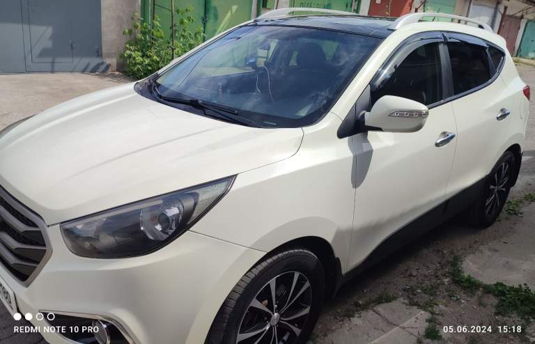 Продам автомобиль хундай ix35 4wd,2010 год выпуска в хорошем состоянии 135000 пробег, газовая установка замок акпп автозапуск цена договорная+79497132315 автомобиль находится в мариуполе - фотография - 8