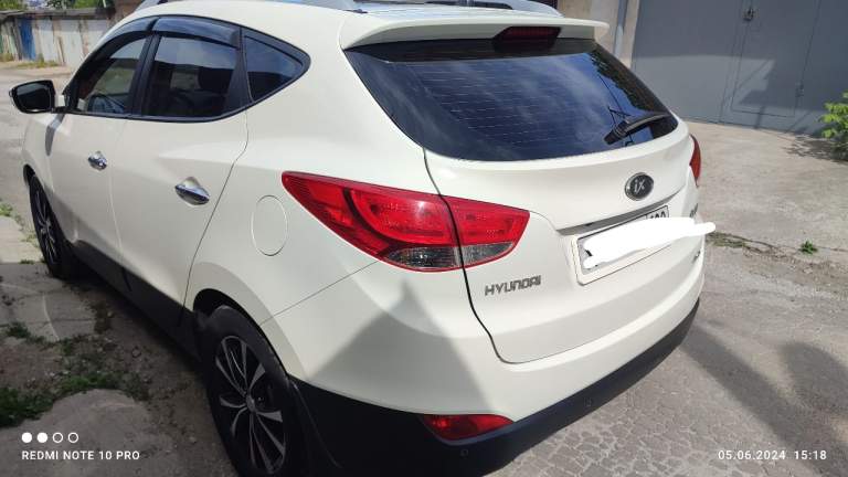 Продам автомобиль хундай ix35 4wd,2010 год выпуска в хорошем состоянии 135000 пробег, газовая установка замок акпп автозапуск цена договорная+79497132315 автомобиль находится в мариуполе - фотография - 7