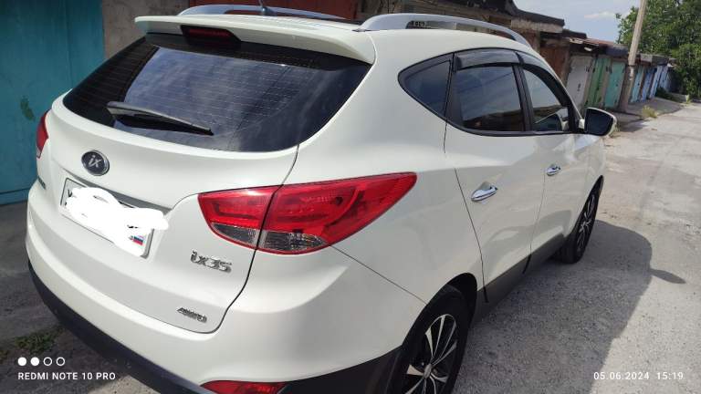 Продам автомобиль хундай ix35 4wd,2010 год выпуска в хорошем состоянии 135000 пробег, газовая установка замок акпп автозапуск цена договорная+79497132315 автомобиль находится в мариуполе - фотография - 6