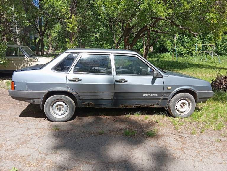 Продам 99тку 2006г.
Двигатель инжектор 1.5, коробка 5ступка полностью в исправном состоянии, заводится с пол оборота, едет очень бодро! Масло и жидкости поменяны, авто на уверенном ходу! Нужно приложить руки к кузову, на езду не влияет, цена 110р торг на месте, вопросы по телефону, город горловка +79494068574 - фотография - 9