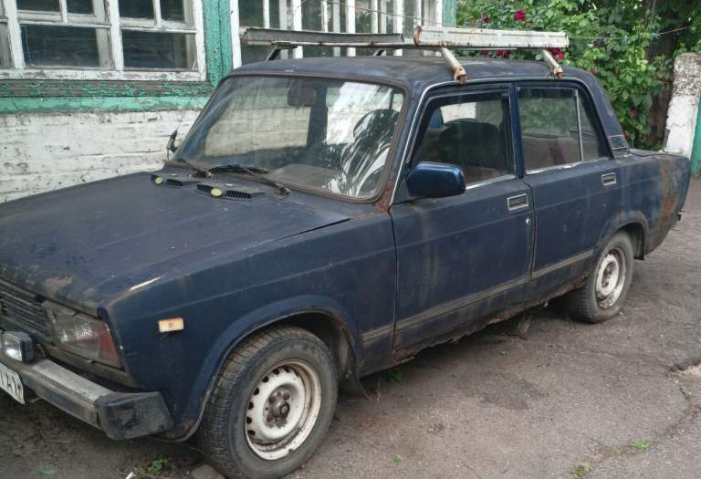 Продам ваз 2105. 83г. Выпуска.
На запчасти. Не на ходу. Стояла два года. Цена: 17т. Руб.
Город кировское.
Все вопросы по тел. +7949447-96-34 - фотография - 1