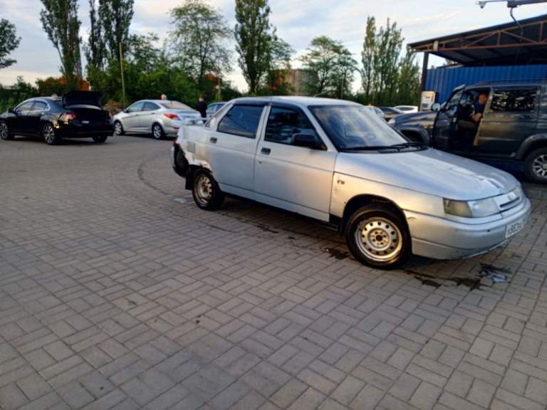 Продам ваз 21010 двигатель 1.5, 8клапанов инжектор 2002 год выпуска колеса р14 лето технически вложений не требует, требует косметического ремонта правого заднего крыла, владелец по птс, продажа с переоформлением, осмотр авто в городе шахтерск, тел +79496458204 вацап телеграм тот же номер. Цена 150000р - фотография - 6