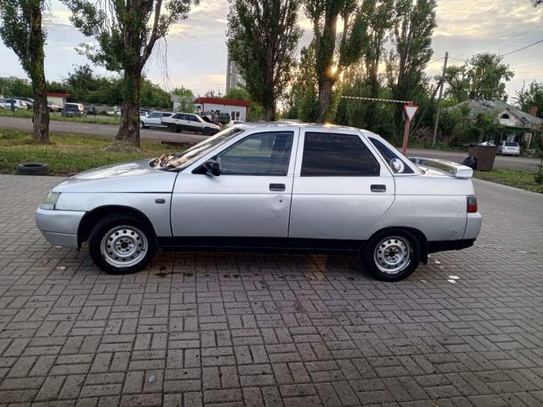 Продам ваз 21010 двигатель 1.5, 8клапанов инжектор 2002 год выпуска колеса р14 лето технически вложений не требует, требует косметического ремонта правого заднего крыла, владелец по птс, продажа с переоформлением, осмотр авто в городе шахтерск, тел +79496458204 вацап телеграм тот же номер. Цена 150000р - фотография - 14