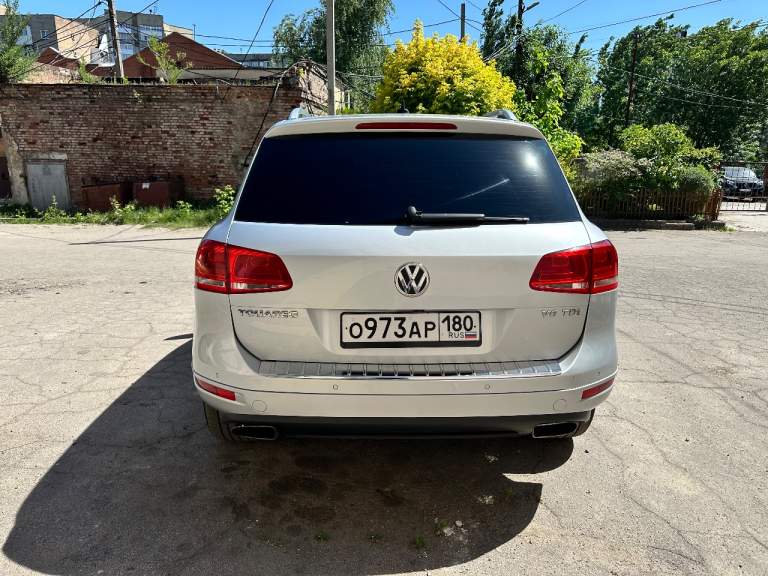Продам volkswagen touareg 2011 года с 3.0 дизельным двигателем. Автомобиль в отличном состоянии и полностью обслужен.

Официальный автомобиль с двумя ключами и надежной 8-ступенчатой автоматической коробкой передач. Пробег 212 тысяч км.

Богатая комплектация:
- Камеры 360°
- Пневмоподвеска
- Память сидений и зеркал
- Климат-контроль и круиз-контроль
- Электропривод багажника
- Подогрев сидений, руля и зеркал
- Парктроники по кругу
- Расширенная мультимедиа система с навигацией
- Датчики дождя, света и давления в шинах
- Адаптивные фары

Полная шумоизоляция. В комплекте заводские диски r17.
Г. Макеевка
Цена 2 350 🍋, возможен торг.
+7(949) 387-77-05 - фотография - 4