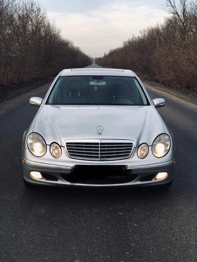 Mercedes benz e- класса 3.5. 4matic, at,2005г. 320000км пробега
Комплектация avangard

Машина в хорошем состоянии сел поехал. В машине работает все, все кнопочки и вся электрика. Коррозия отсутствует, нет жучков, любые проверки ) в таком состоянии кузова и салона такого года, вы не найдете на рынке.
Резина новая зиму отдам в подарок

Цена:1300000₽
Номер:79493194197 - фотография - 7
