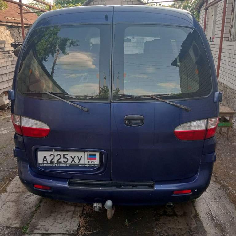 Продается hyundai h1 (long ), г/в - 2003, груз/пасс- 1+5, надежный (паржериковский) турбодизель 2.5 (100л. С)-d4bh(56), с механикой. Кондиционер. Установлена предпусковая автономка „eber", подогрев топл. Фильтра. Абс. Сигнализация citadel с доводчиками. Музыка - простенький „пионер" с флешкой и aукс. Переделаны рессоры- более комфортный вариант. Фаркоп. Три комплекта колес.
Я хозяин (укр и днр)-на русс, пока не ставился, проблем не должно быть. Цена - 600к. Торг у капота возможен обмен
Территориально - дебальцево. Тел. - +79494620678. - фотография - 4