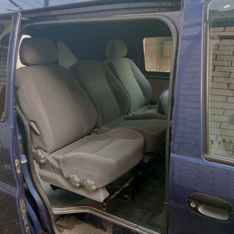 Продается hyundai h1 (long ), г/в - 2003, груз/пасс- 1+5, надежный (паржериковский) турбодизель 2.5 (100л. С)-d4bh(56), с механикой. Кондиционер. Установлена предпусковая автономка „eber", подогрев топл. Фильтра. Абс. Сигнализация citadel с доводчиками. Музыка - простенький „пионер" с флешкой и aукс. Переделаны рессоры- более комфортный вариант. Фаркоп. Три комплекта колес.
Я хозяин (укр и днр)-на русс, пока не ставился, проблем не должно быть. Цена - 600к. Торг у капота возможен обмен
Территориально - дебальцево. Тел. - +79494620678. - фотография - 5
