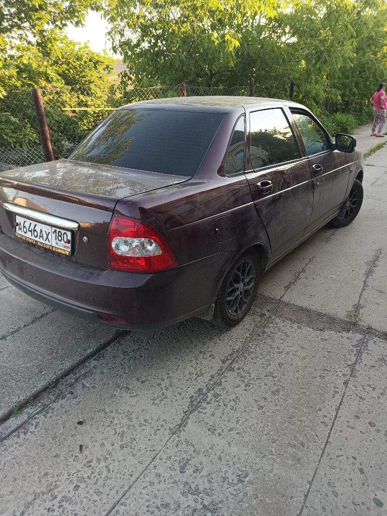 Продам приору 2010г, комплектация люкс. Датчик дождя, 4 стеклоподъемника, подогрев передних сидений, рабочий кондиционер, по технической части 5-, не работает эур. Рабочий абс, новое 14 литьë, двигатель - самолёт. Подробности в телеграм +79495205688 - фотография - 11