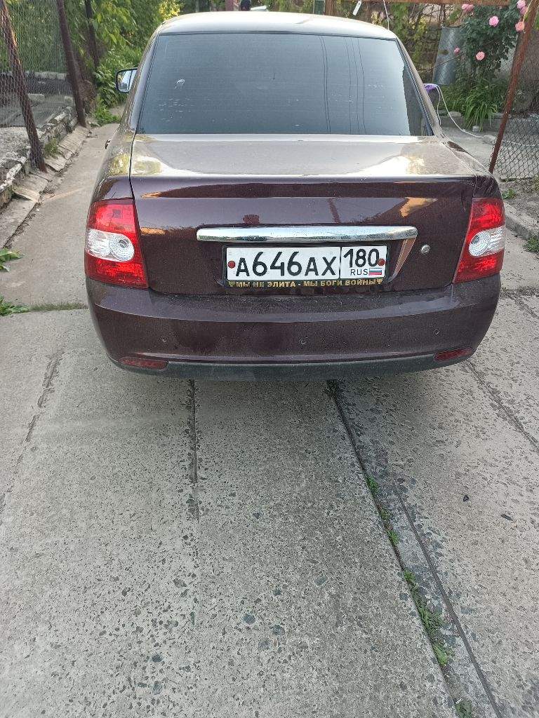 Продам приору 2010г, комплектация люкс. Датчик дождя, 4 стеклоподъемника, подогрев передних сидений, рабочий кондиционер, по технической части 5-, не работает эур. Рабочий абс, новое 14 литьë, двигатель - самолёт. Подробности в телеграм +79495205688 - фотография - 16