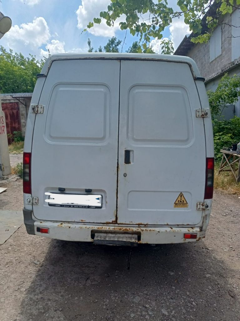 Газель 2005 г. В. , пробег 266 тыс. Один владелец с момента покупки.
Двигатель 406-ой, карбюраторный, 16-ти клапанный. 4 баллона под газ метан, имеются небольшие пятна ржавчины на дверях. В остальном машина рабочая. 450000,00 - фотография - 2