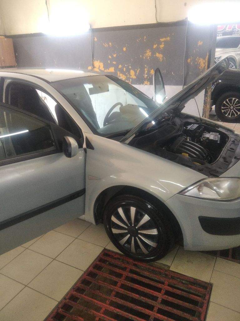 Продам или обменяю меган 2004 года автомат 1.6 цена 570000 торг+79497253442 - фотография - 23