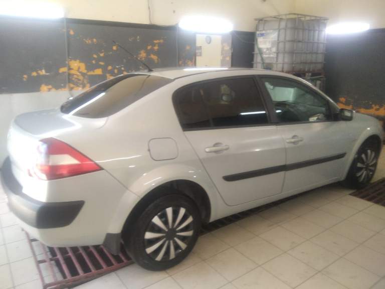 Продам или обменяю меган 2004 года автомат 1.6 цена 570000 торг+79497253442 - фотография - 4