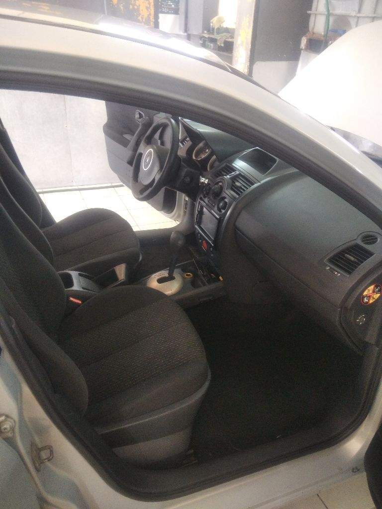 Продам или обменяю меган 2004 года автомат 1.6 цена 570000 торг+79497253442 - фотография - 10
