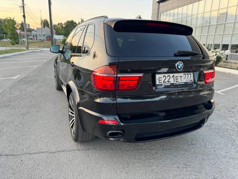 Продам bmw x5 2011г. В 4.0d цена 3🍋
Конь огонь, комплектация максимальная,
М пакет, м диски
Активная рейка,
Активные стабы,
306 Сил
Музыка лоджик
Панорама
Климат задних пассажиров
Вентиляция сидений чтобы в жару рубашечка не прилипала к черной коже
Шадоулайн, все черное!!
Удержание в полосе
Авто дальний, динамик свет, активный круиз и тд
Пригнана из германии, всего 2 хозяина обслуживалась в официальном сервисе в симферополе. Териториально г. Дебальцево
Комплект зимней резины
Ватсап телеграмм +79780233222
+79493502886 - фотография - 4