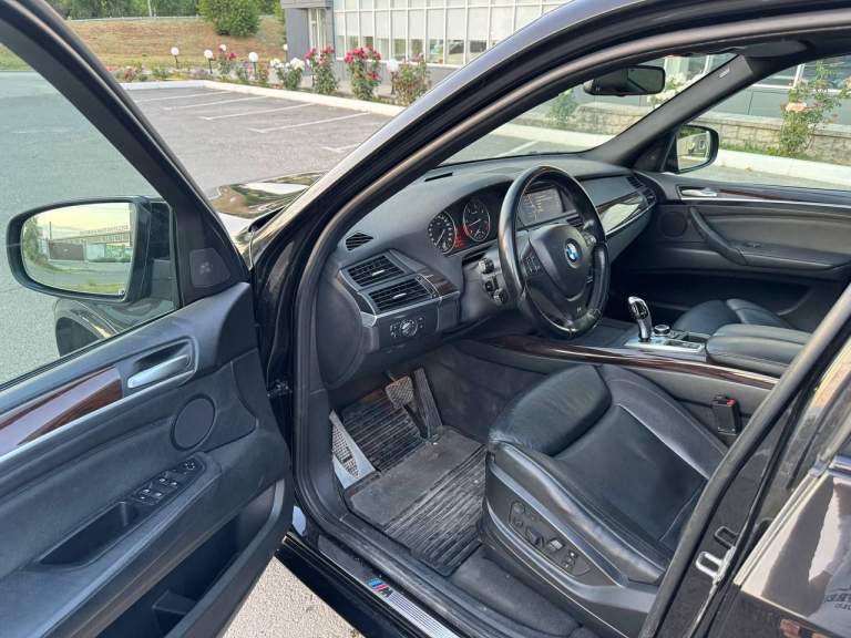 Продам bmw x5 2011г. В 4.0d цена 3🍋
Конь огонь, комплектация максимальная,
М пакет, м диски
Активная рейка,
Активные стабы,
306 Сил
Музыка лоджик
Панорама
Климат задних пассажиров
Вентиляция сидений чтобы в жару рубашечка не прилипала к черной коже
Шадоулайн, все черное!!
Удержание в полосе
Авто дальний, динамик свет, активный круиз и тд
Пригнана из германии, всего 2 хозяина обслуживалась в официальном сервисе в симферополе. Териториально г. Дебальцево
Комплект зимней резины
Ватсап телеграмм +79780233222
+79493502886 - фотография - 8