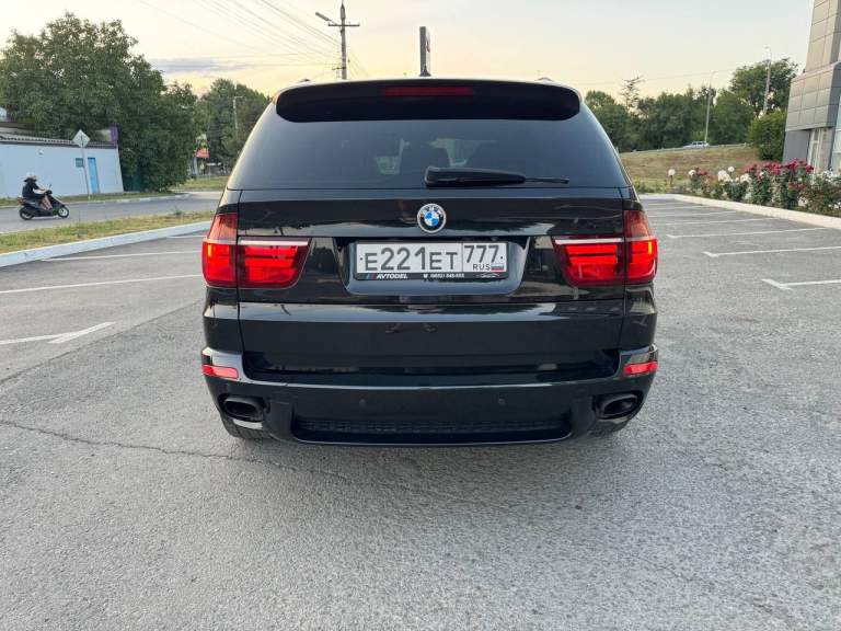 Продам bmw x5 2011г. В 4.0d цена 3🍋
Конь огонь, комплектация максимальная,
М пакет, м диски
Активная рейка,
Активные стабы,
306 Сил
Музыка лоджик
Панорама
Климат задних пассажиров
Вентиляция сидений чтобы в жару рубашечка не прилипала к черной коже
Шадоулайн, все черное!!
Удержание в полосе
Авто дальний, динамик свет, активный круиз и тд
Пригнана из германии, всего 2 хозяина обслуживалась в официальном сервисе в симферополе. Териториально г. Дебальцево
Комплект зимней резины
Ватсап телеграмм +79780233222
+79493502886 - фотография - 3