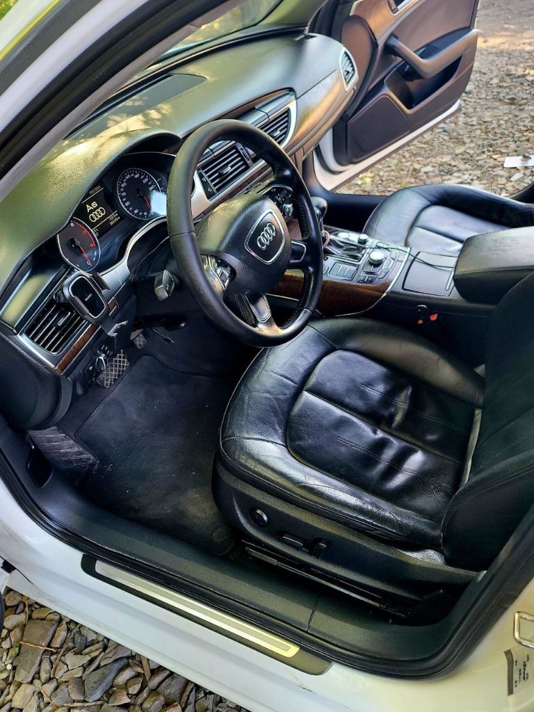 Продам audi a6 с7, 2.0 tfsi, была в 2 семьях. Авто в эксплуатации с 2014 года!

Вовремя всегда обсуживалась, сделали stage 1 едет бодрее базовой версии, без увеличения расхода.

Максимальная комплектация. Салон в шикарном состоянии, все кнопки, все функции работают, музыка просто шикарная. Ржавчины нет. 2 ключа. Бортовой компьютер, bluetooth штатный, ориг птс, зимняя резина, родные ковры, родное любовое, даже родной аккумулятор.

Двигатель после полного капитального ремонта, масло свежее 2000км. , все наряды по обслуживанию есть.

Гаражное хранение. Вложений не требует.

Торг у капота.

Tg: @vladmaib

+7 949 476 32 72, Юрий - фотография - 6