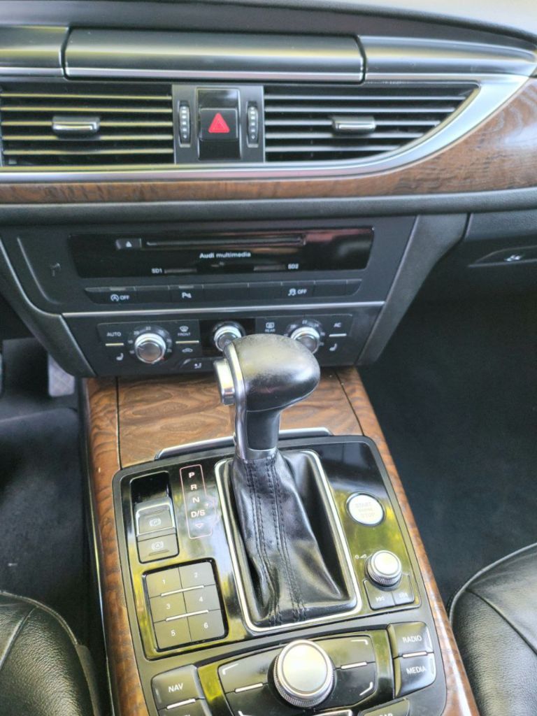 Продам audi a6 с7, 2.0 tfsi, была в 2 семьях. Авто в эксплуатации с 2014 года!

Вовремя всегда обсуживалась, сделали stage 1 едет бодрее базовой версии, без увеличения расхода.

Максимальная комплектация. Салон в шикарном состоянии, все кнопки, все функции работают, музыка просто шикарная. Ржавчины нет. 2 ключа. Бортовой компьютер, bluetooth штатный, ориг птс, зимняя резина, родные ковры, родное любовое, даже родной аккумулятор.

Двигатель после полного капитального ремонта, масло свежее 2000км. , все наряды по обслуживанию есть.

Гаражное хранение. Вложений не требует.

Торг у капота.

Tg: @vladmaib

+7 949 476 32 72, Юрий - фотография - 8